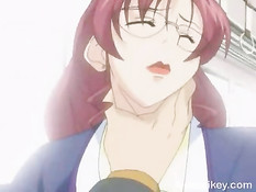 Горячие хентай девки занимаются сексом в вагоне городского метро