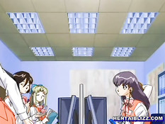 Возбуждённый мужчина в офисе ласкает грудь и киску хентай девке