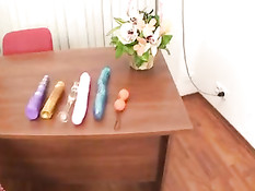 Молодая блондинка из России занимается анальным сексом с парнем