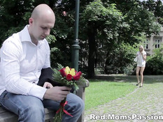 Романтичная блондинка насладилась куннилингусом и сделала минет