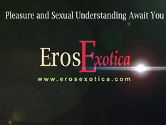 Девушка делает мужчине эротический массаж и дрочит член руками