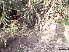 Сексуальная арабская женщина любит сосать и трахаться с парнем