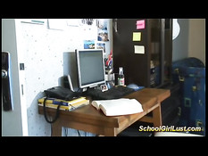 Парень оттрахал студентку с хвостиками и кончил на её милое лицо