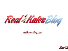 Молодая брюнетка лесбиянка напоила вином и оттрахала блондинку