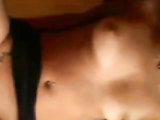 Любительница теребит бритую киску и трахается со своим приятелем