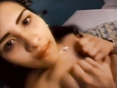 Латинская девушка делает минет и трахается с опытным любовником