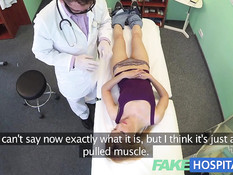 Похотливый доктор оттрахал девку на койке и залил спермой киску