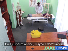 Похотливый доктор оттрахал девку на койке и залил спермой киску