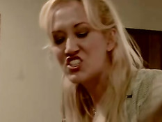 Опытная лесбиянка Alana Evans занимается любовью с Dillion Harper