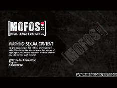 Рыжую девчонку с татуировками Taylor Skyee оттрахали в гараже