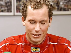 Немецкая официантка делает минет и ебётся на бильярдном столе