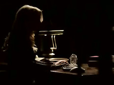 Татуированная девка Bonnie Rotten в лаборатории ебётся с доктором