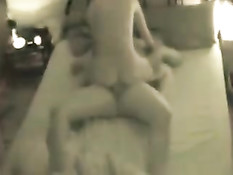 Скрытая камера сняла, как жена трахается в позе женщина сверху