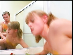 Эти молодые нимфоманки любят трахаться с опытными любовниками