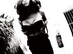 Сисястая любительница татуировок трахается со своим бойфрендом