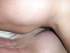 Два мужчины гея хорошо провели время занимаясь сексом в постели