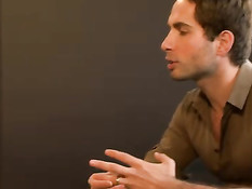 Два молодых голубых любовника решают сняться в гей порно видео