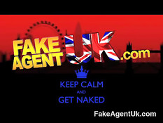 Английская мамочка подрочила член и трахнулась на порно кастинге