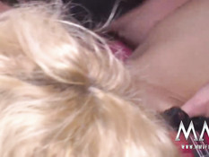 Немецкие любители снимают порно видео домашней оргии свингеров