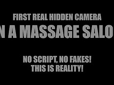 Сделал чешской девушке массаж с маслом и трахнул в бритую пизду