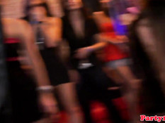 Настоящие европейские любительницы отсасывают на вечеринке