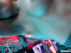 Пьяные девки вытворяют непристойные вещи на шумной вечеринке