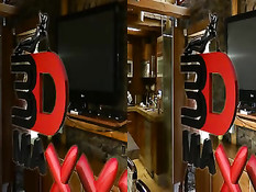 Возбуждённая блондинка мастурбирует волосатую киску вибратором