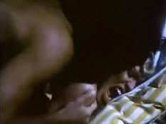 Страстная Marilyn Chambers в ретро порно фильме ебётся с парнями