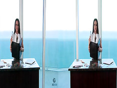 Сисястая Rachel Roxxx мастурбирует в сетчатых чулках в 3D порно