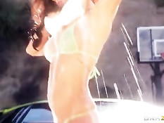 Страстные американские порно актрисы любят трах на солнцепёке