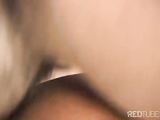 Мулатка в сетчатом белье отсасывает хуй и ебётся с чёрным парнем