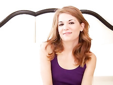 Лесбиянки Veronica Avluv и Sensi Pearl занимаются оральным сексом