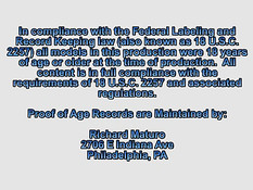 Трое зрелых голубых мужчин по очереди дрочат член голому парню