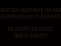 Юный чешский гей на порно кастинге позирует и занимается сексом