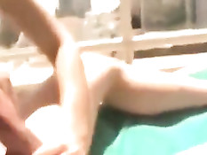 Голая жена двумя руками дрочит возбуждённый пенис своего мужа