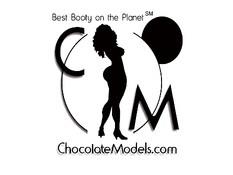 Чёрная танцовщица танцует стриптиз и трясёт своей большой жопой