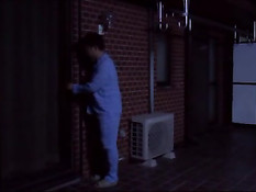 Возбуждённый мужчина набросился на спящую японку и оттрахал