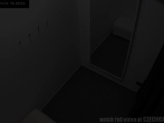 Скрытая камера подсматривает, как девка примеряет нижнее бельё