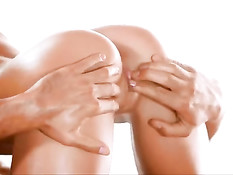 Горячая девка Whitney Westgate смазала член смазкой и подрочила