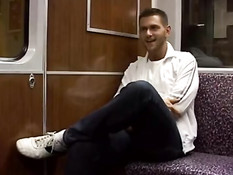 Два голубых друга катаются в метро и потихоньку дрочат свои члены