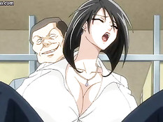 Возбуждённые парни оттрахали в туалете сисястую хентай девушку