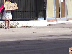 Милая девушка минетом и сексом заплатила за поездку в автомобиле