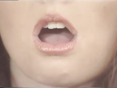 Ретро порно актриса Tori Welles занимается любовью с мужчинами