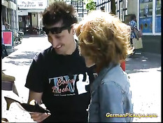 Парень вывез очень худую девушку в поле и оттрахал в узкую попу