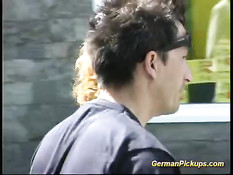 Парень вывез очень худую девушку в поле и оттрахал в узкую попу