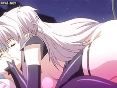 Ненасытная аниме девка с большой грудью прыгает на члене парня