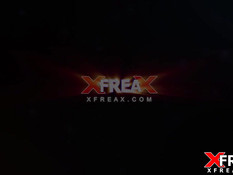 Игривая русская девка с хвостиками оттрахана во влагалище и анус