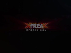 Длинноволосая русская девчонка оттрахала себя вибратором в анус