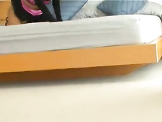 Игривая азиатская девка Charmane Star на кровати ебётся с парнем