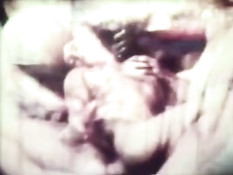 Девушки с волосатыми письками трахаются в ретро порно 60-х годов